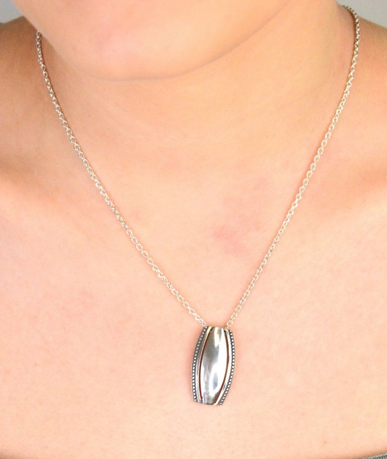 Zawieszka srebrna prostokątna próba 925, S2Z000000-217, Elegancka zawieszka srebrna o prostokątnym kształcie, wykonana z wysokiej jakości srebra próby 925,.jpg