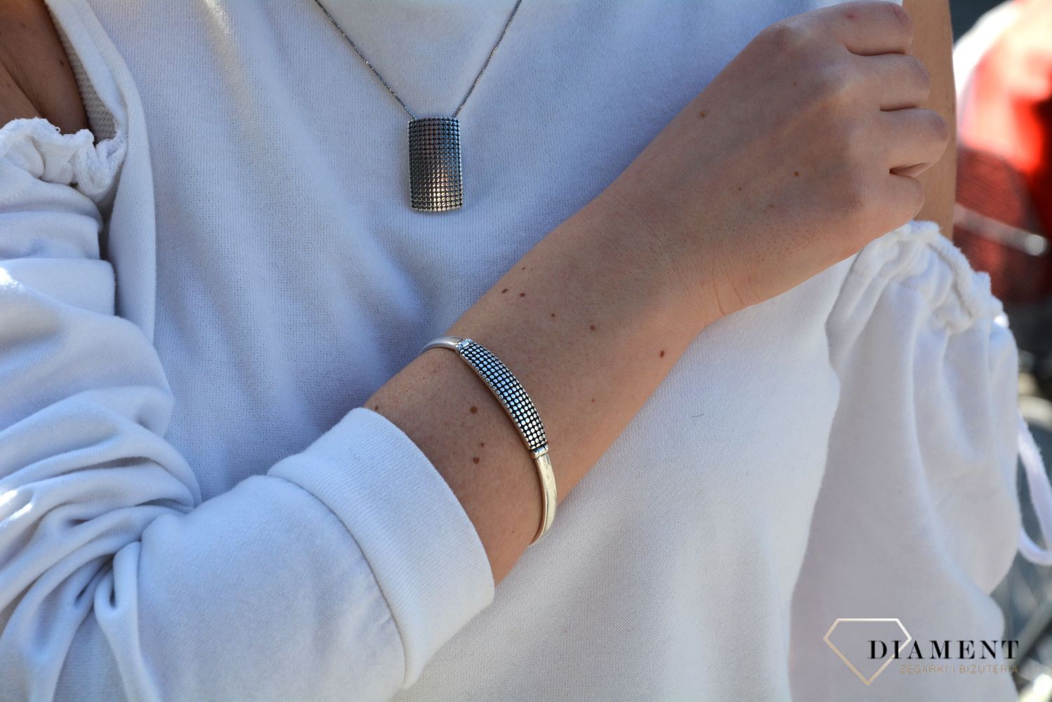 Zawieszka srebrna damska oksydowana 925 S2Z000000-229. Zawieszka srebrna damska. Zawieszka prosta rodowana. Zawieszka srebrna blaszka. Zawieszka srebrna prostokątna. Zawieszka idealna na prezent..jpg