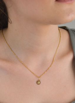 Złota zawieszka 585 Medalik złoto Matka Boska S2Z000000-372. 👼 Złoty medalik  ✓ Złota zawieszka ✓ Złote Zawieszki Damskie w Sklepie z Biżuterią zegarki-diament.pl ✓ Piękne i Eleganckie Zawieszki dla Kobiet (3).JPG