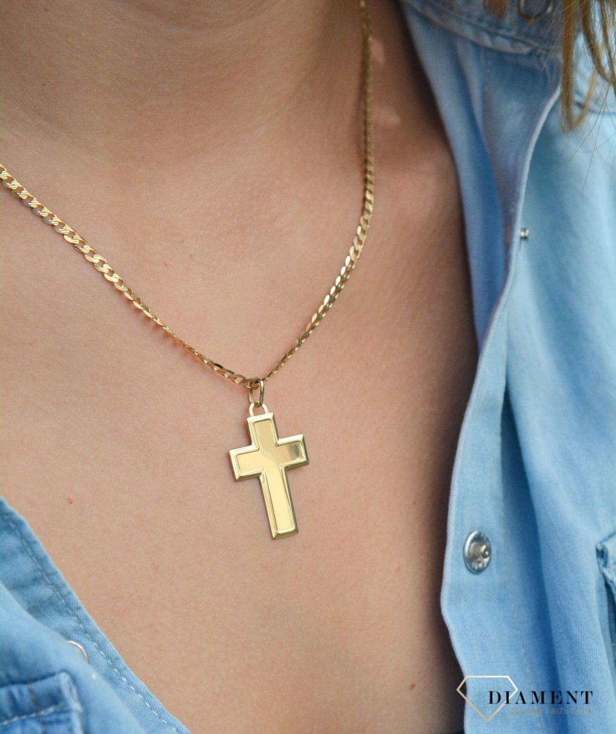 Złota zawieszka na łańcuszek krzyżyk trójwymiarowy S2Z000000-379. Złoty wisiorek krzyżyk to biżuteria sakralna, która sprawdzi się jako prezent na takie okazje jak chrzest, bierzmowanie czy komunia..jpg