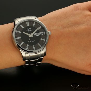Zegarek męski na bransolecie QQ Superior S330-202 wykonany ze stali szlachetnej posiada fluoryzowane wskazówki.  (5).jpg