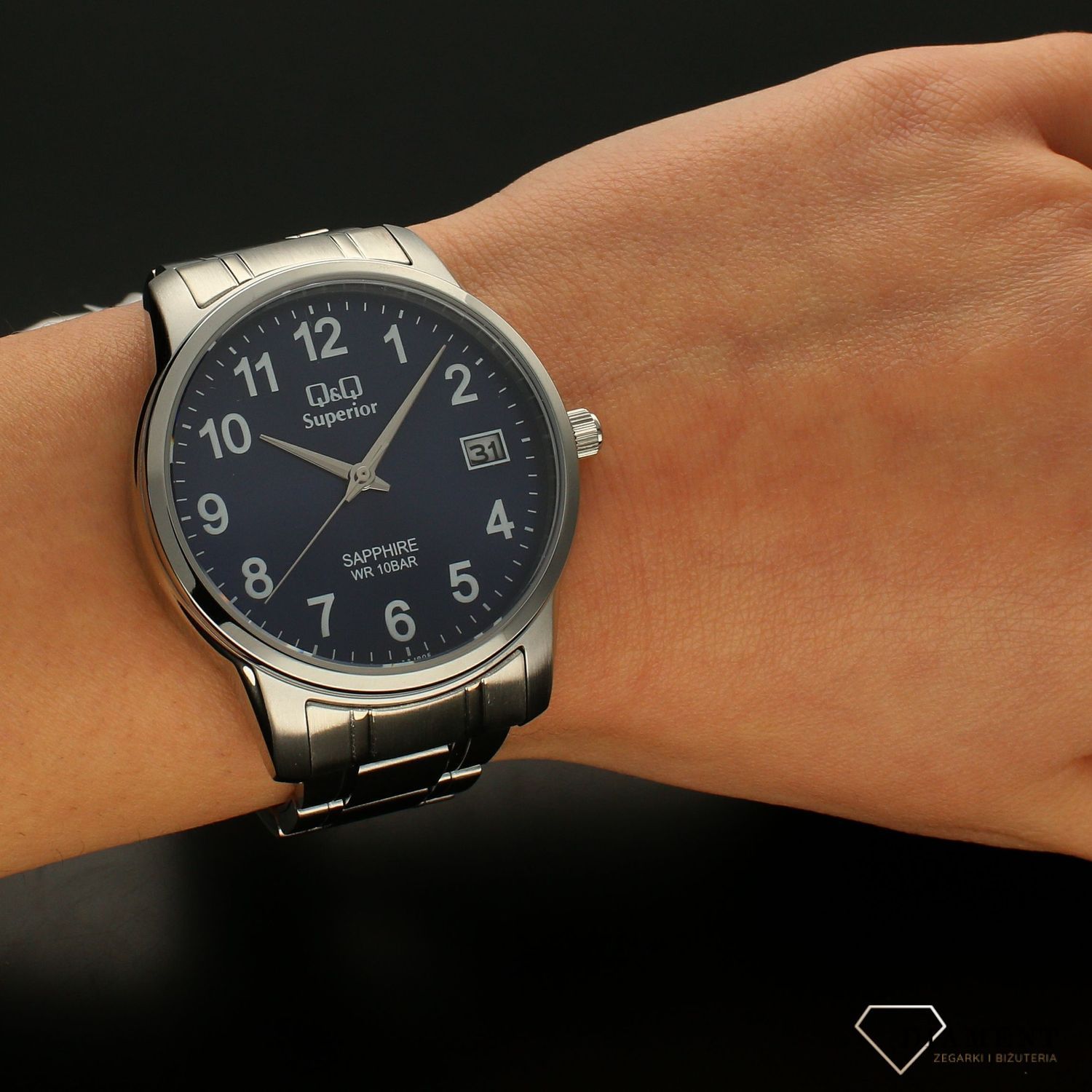 Zegarek męski na bransolecie stalowej z niebieską tarczą i białymi cyframi QQ S330-205 ⌚.webp