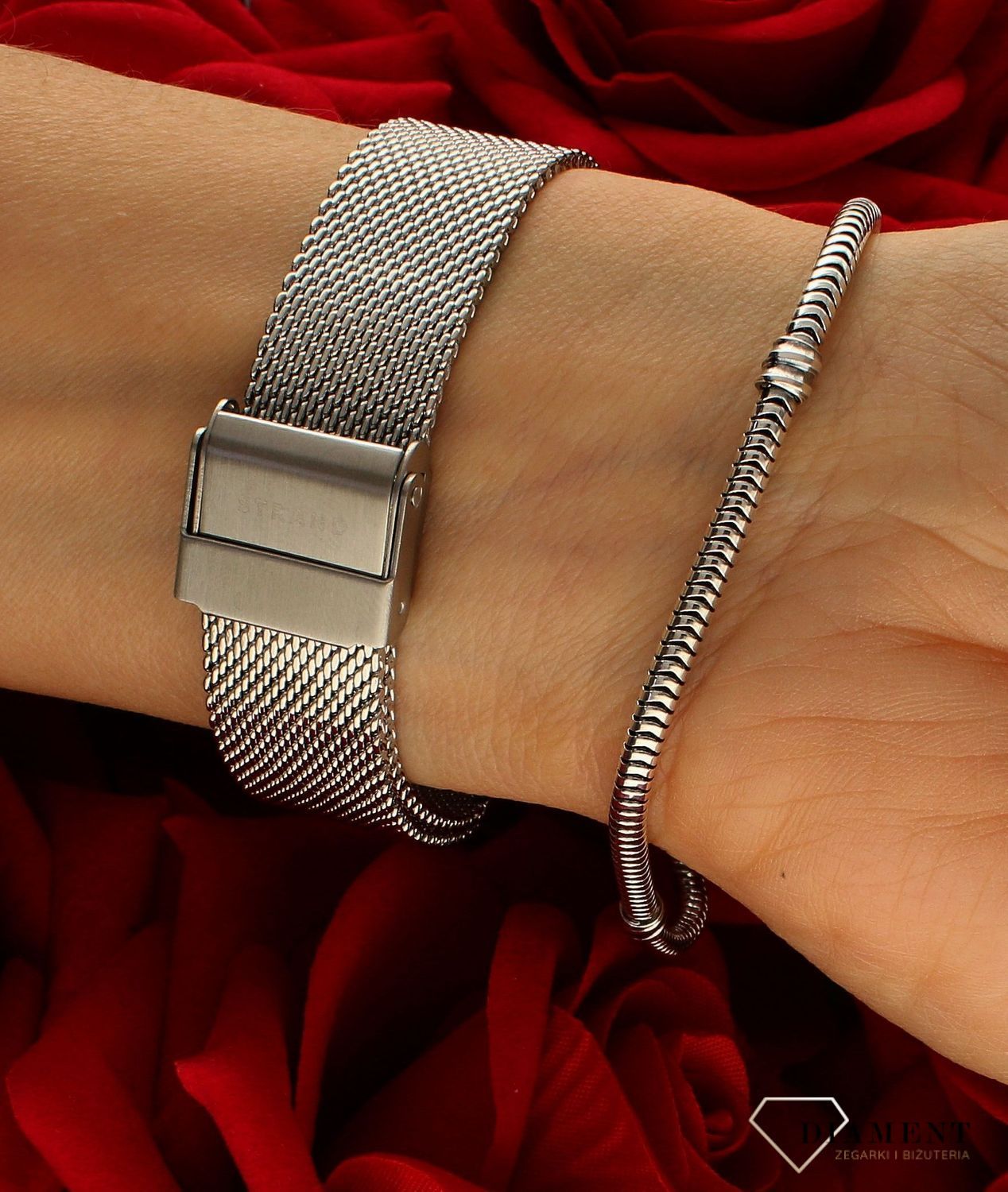 Zegarek damski Strand na bransolecie w srebrnym kolorze S700LXCIMC. Damski zegarek na bransolecie. Damski zegarek Strand w srebrnym kolorze. Zegarek damski klasyczny. Damski zegarek na bransolecie typu mesh idealny na prezent..jpg
