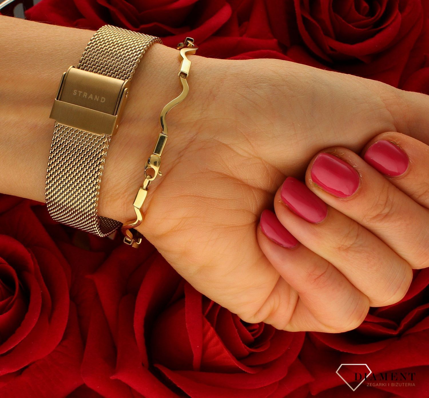 Zegarek damski Strand na bransolecie ze złotą tarczą S700LXGGMG-DC. Damski zegarek na bransolecie. Damski zegarek Strand w złotym kolorze. Zegarek damski klasyczny. Damski zegarek na bransolecie typu mesh idealny na prezent..jpg