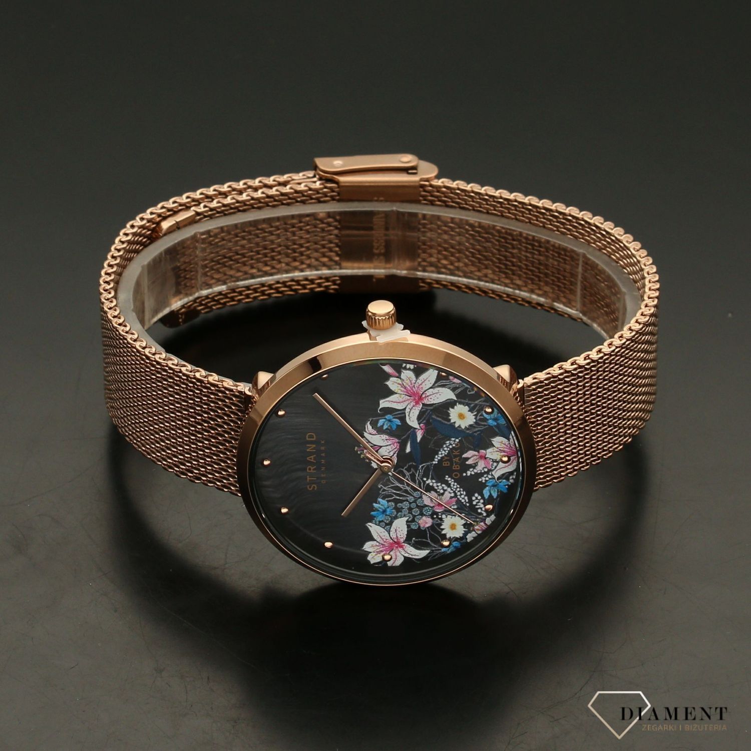 Zegarek damski STRAND Flower S700LXVBMV-D . Strand Flower to elegancki zegarek damski z oryginalną, czarną tarczą z masy perłowej, ozdobioną motywem kwiatów. Zegarek damski posiada indeksy w kolorze różowego złota8.jpg