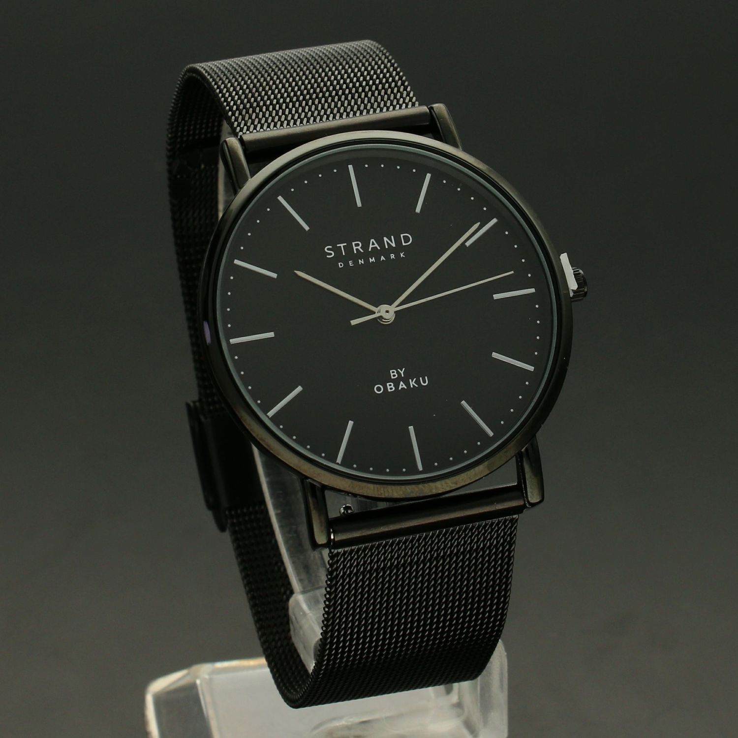 Zegarek męski Strand Hudson S702GXBBMB. Strand Hudson to elegancki zegarek męski z oryginalną, czarną tarczą. Zegarek posiada indeksy w kolorze srebra.88.jpg