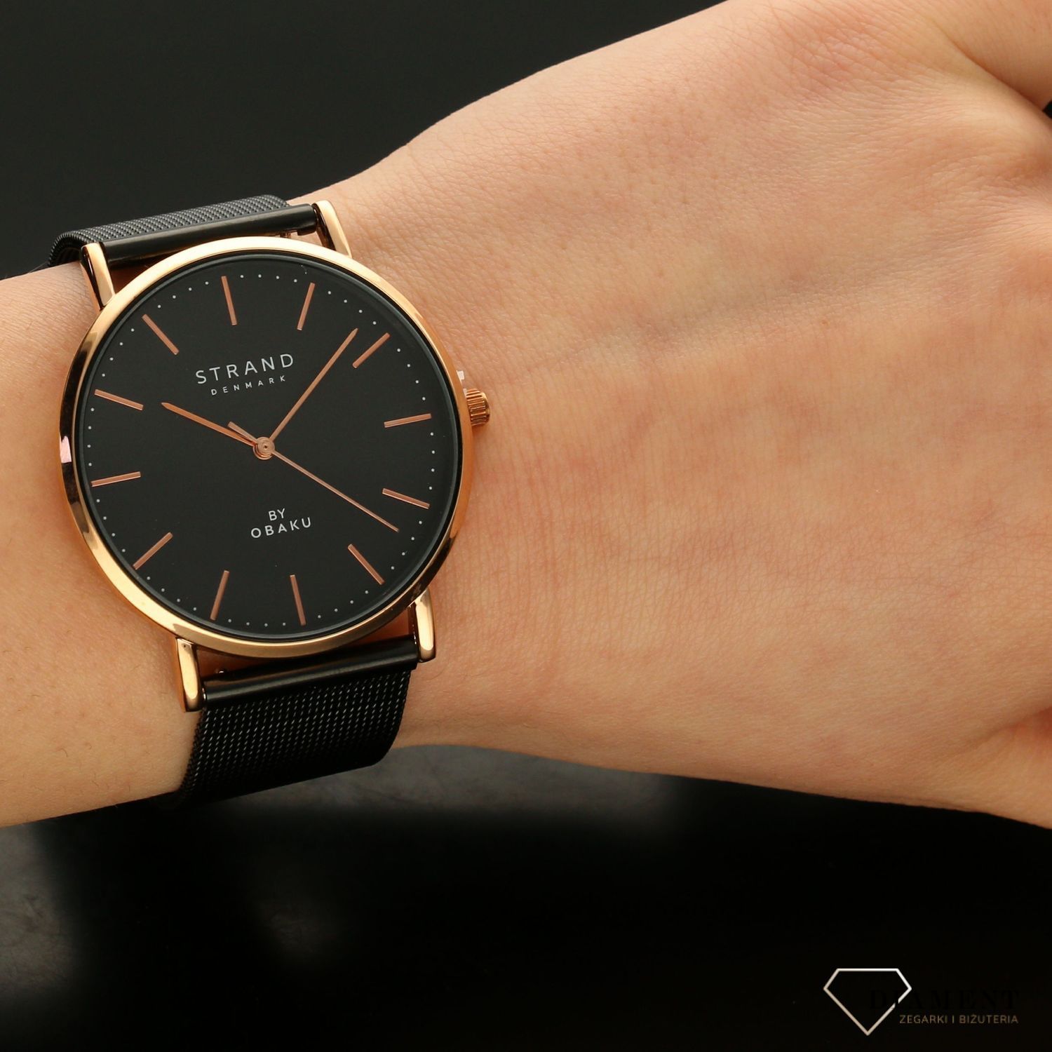 Zegarek męski Strand Hudson S702GXVBMB. Strand Hudson to elegancki zegarek męski z oryginalną, czarną tarczą. Zegarek posiada indeksy w kolorze różowego złota.88.jpg