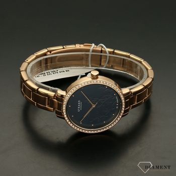 Zegarek damski na złotej bransolecie z niebieską tarczą STRAND Pacifica S712LXVLSV (3).jpg
