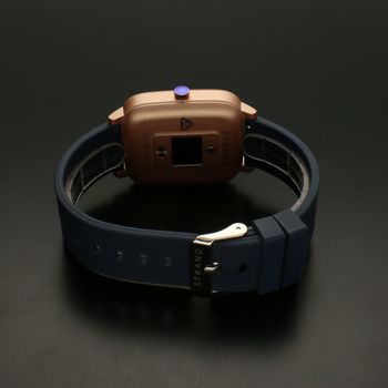 Smartwatch Stand na niebieskim pasku silikonowym (4).jpg