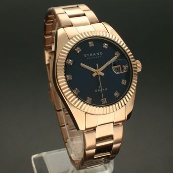 Zegarek damski na bransolecie w kolorze różowego złota z niebieską tarczą i błyszczącymi cyframi Strand S721LDVLSV.  (1).jpg