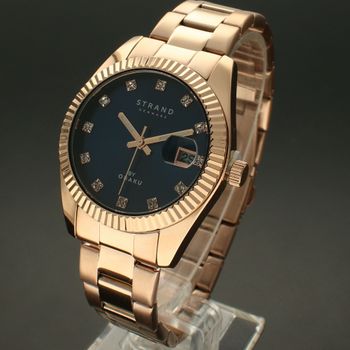 Zegarek damski na bransolecie w kolorze różowego złota z niebieską tarczą i błyszczącymi cyframi Strand S721LDVLSV.  (2).jpg
