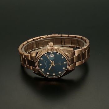 Zegarek damski na bransolecie w kolorze różowego złota z niebieską tarczą i błyszczącymi cyframi Strand S721LDVLSV.  (3).jpg