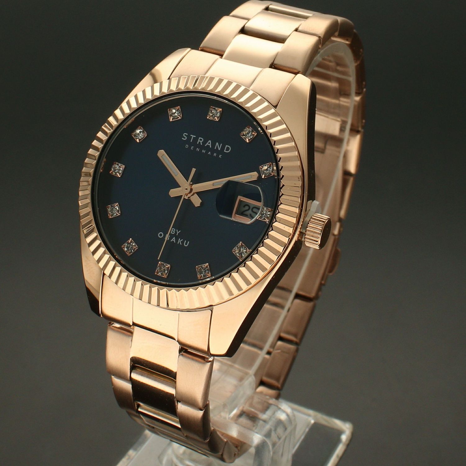 Zegarek damski na bransolecie w kolorze różowego złota Strand S721LDVLSV.jpg