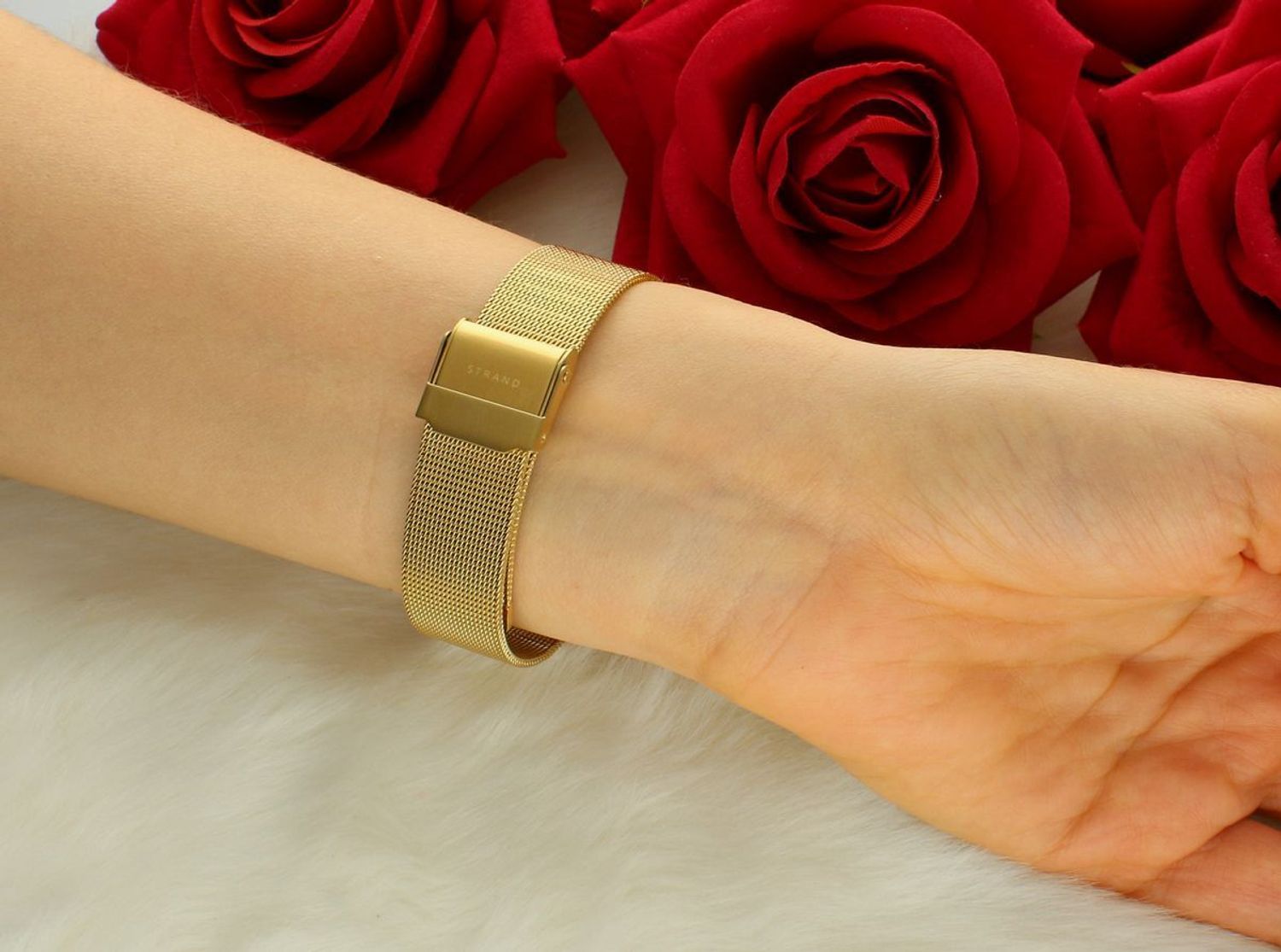 Zegarek damski STRAND S725LXGIMG-DG  Poznaj zegarek damski STRAND S725LXGIMG-DG, który zachwyca klasycznym designem i nowoczesnym wykończeniem.1.jpg