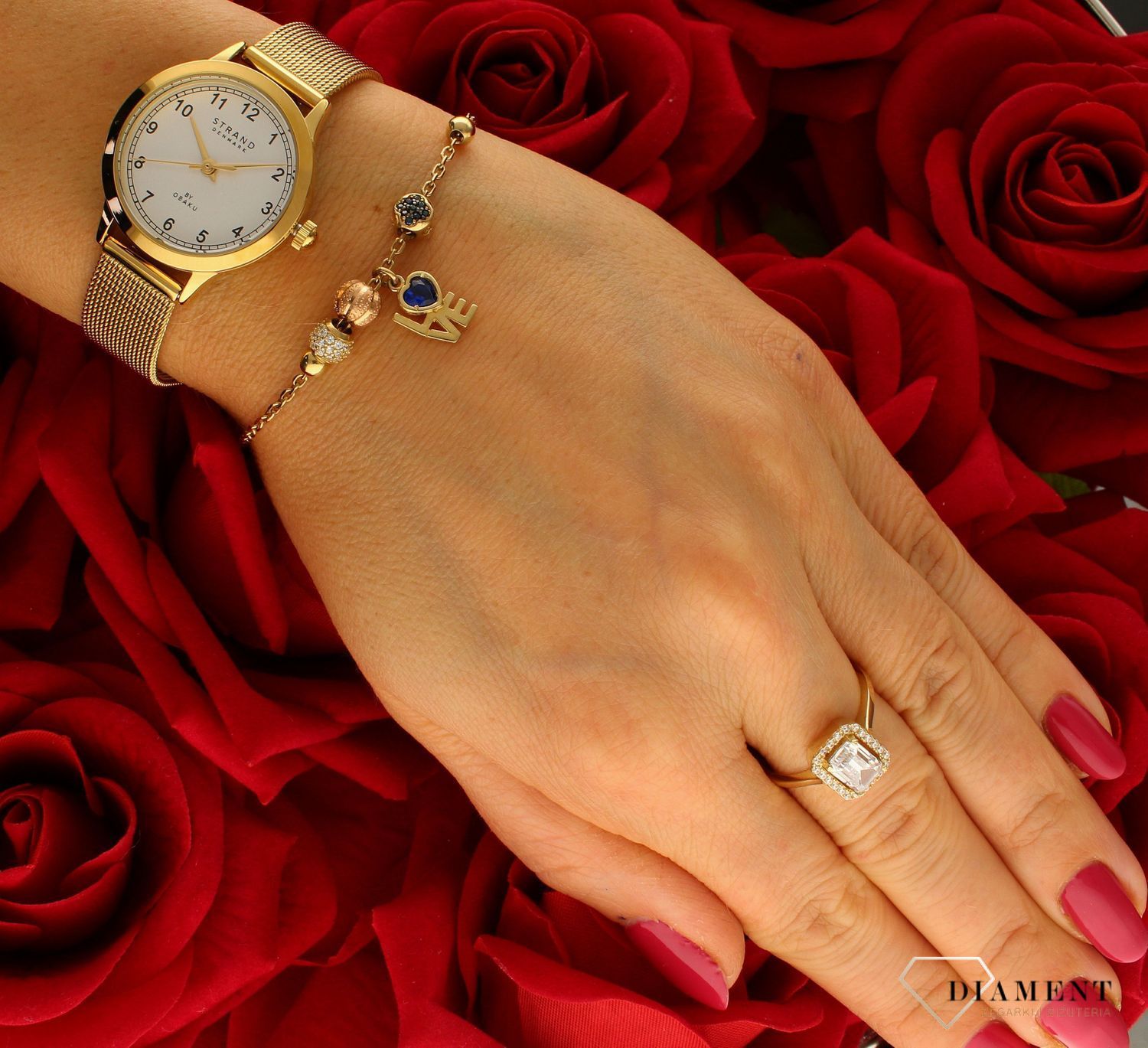 Zegarek damski Strand na bransolecie S742LXGIMG. Damski zegarek na bransolecie. Damski zegarek Strand w złotym kolorze. Zegarek damski klasyczny. Damski zegarek na bransolecie typu mesh idealny na prezent..jpg