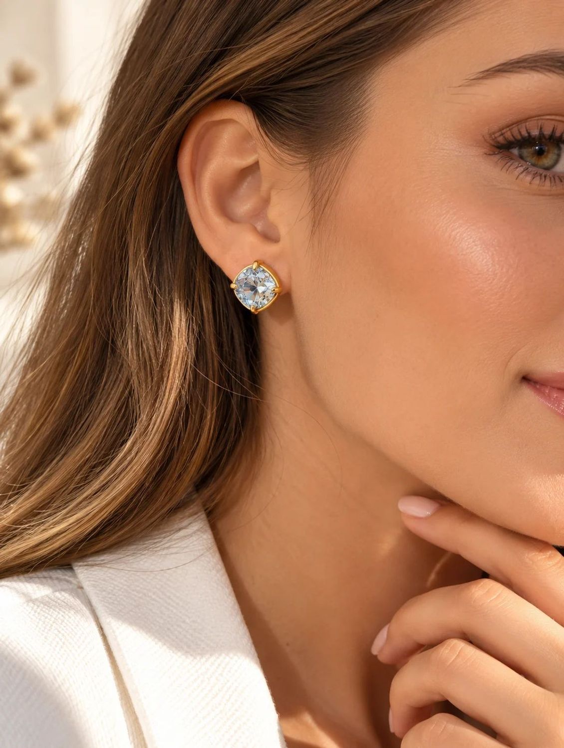 Kolczyki pozłacane ze stali z kryształami Swarovski® w kolorze Luminous Green  Azure (1).jpg
