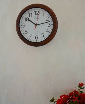 Zegar ścienny brązowy do łazienki wodoszczelny JVD SH494.2 imitacja drewna. Zegary do łazienki.  Zegary wodoszczelne. Zegary łazienkowe  Zegary na ścianę brązowe (1).JPG
