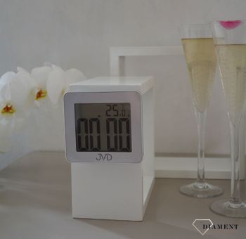 Zegar z wyświetlaczem wyposażony w funkcje alarmu, godziny, termometrem oraz stoper. Zegar zasilany na baterię (2).JPG