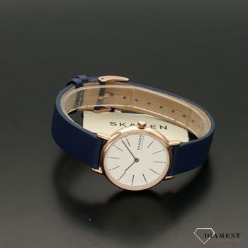 Zegarek o klasycznym wyglądzie ze stylowym paskiem skórzanym w kolorze granatowym z pasującą do całości białą tarczą. Idealny pomysł na prezent dla kobiety.  (3).jpg
