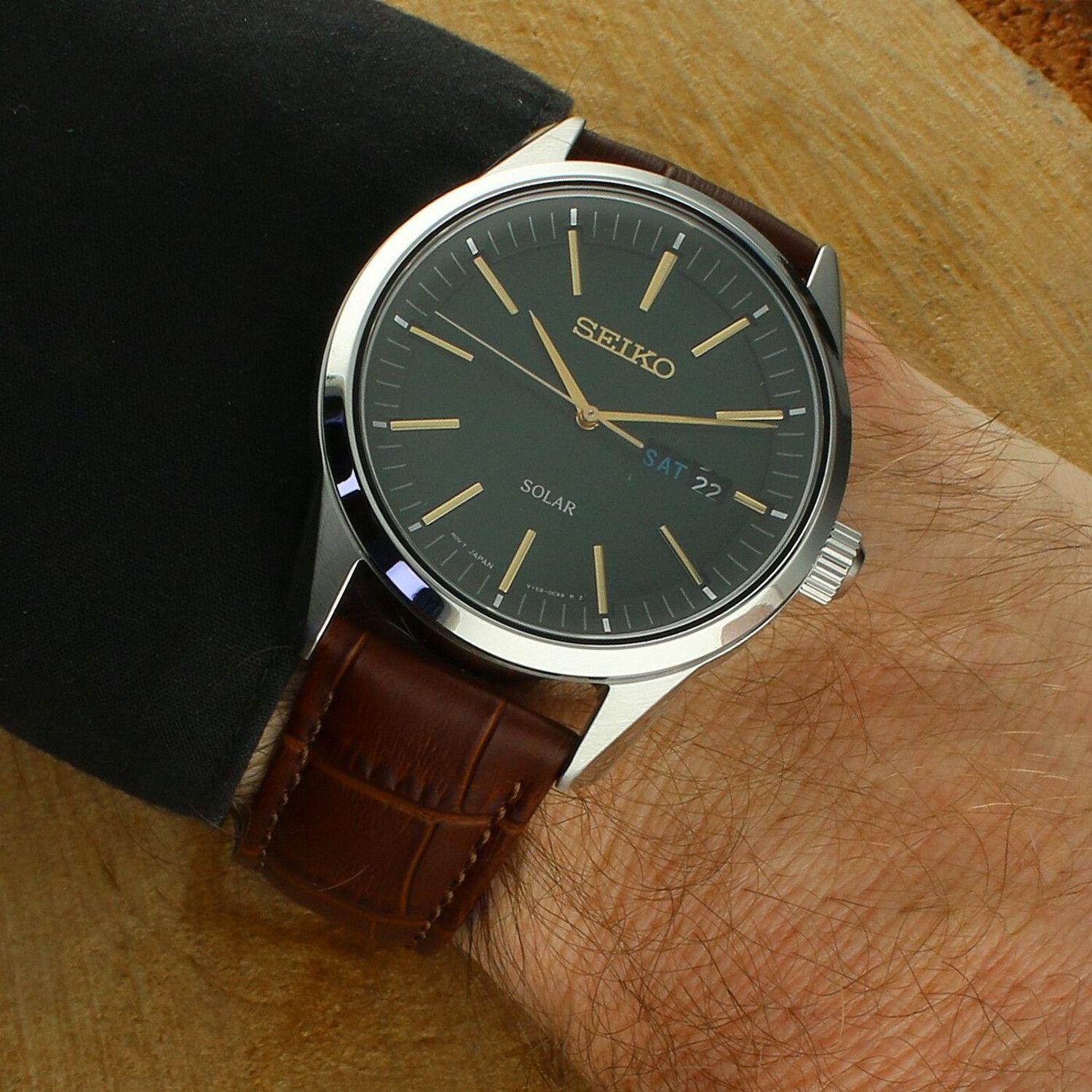 Zegarek Seiko Solar Classic Sapphire 100m SNE529P1.jpg