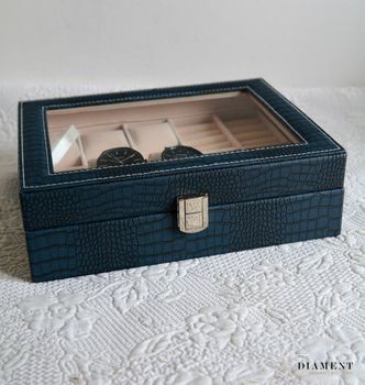 Elegancka szkatułka w kolorze niebieskim na biżuterię i zegarki. Wnętrze pudełka wykonane z weluru w kolorze beżowym. Ta elegancka szkatułka świetnie sprawdzi się jako dodatek w garderobie. (7).JPG