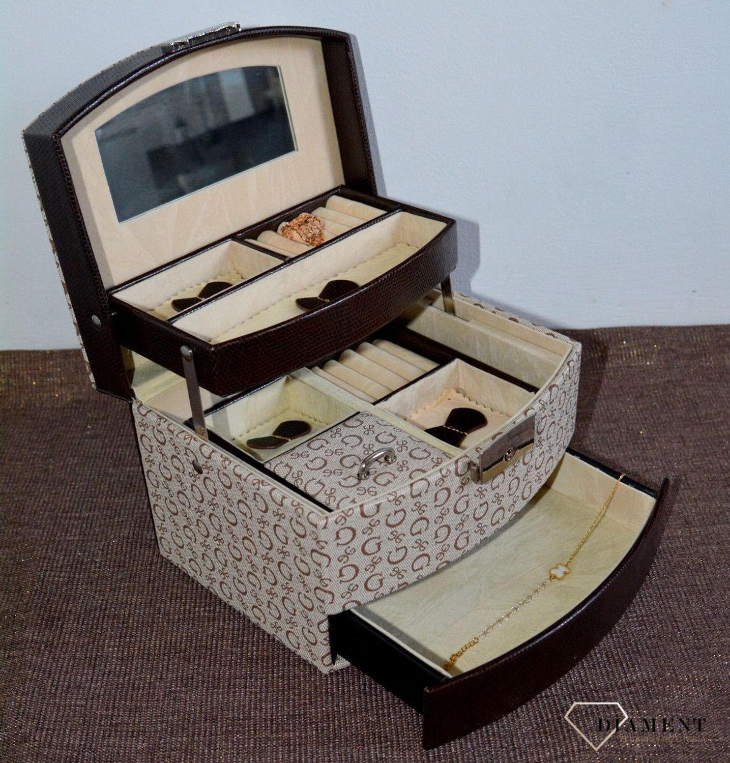 Szkatułka na biżuterię damska w jasnym kolorze z wzorem 3 poziomowa SP-270A20A21. Szkatułki do przechowywania biżuterii. Połączenie niezwyklej funkcjonalności. Kuferki na biżuterię (7).JPG