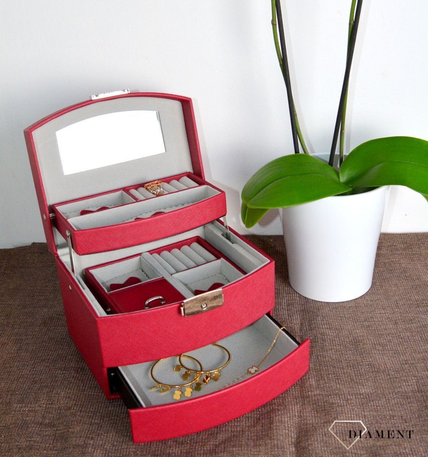 Szkatułka na biżuterię damska w kolorze fuksji 3 poziomowa SP-270A7. Szkatułki do przechowywania biżuterii. Połączenie niezwyklej funkcjonalności i precyzji wykonania. Kuferki na biżuterię.  (1).JPG