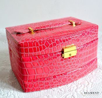Eleganckie trzy poziomowe pudełko w kolorze różowym na biżuterię. Rozkładane pudełko z eleganckim uchwytem. Wnętrze pudełka wykonane z weluru w kolorze beżowym. (3).JPG