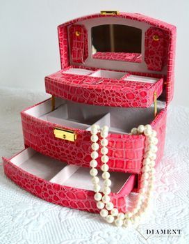 Eleganckie trzy poziomowe pudełko w kolorze różowym na biżuterię. Rozkładane pudełko z eleganckim uchwytem. Wnętrze pudełka wykonane z weluru w kolorze beżowym. (8).JPG