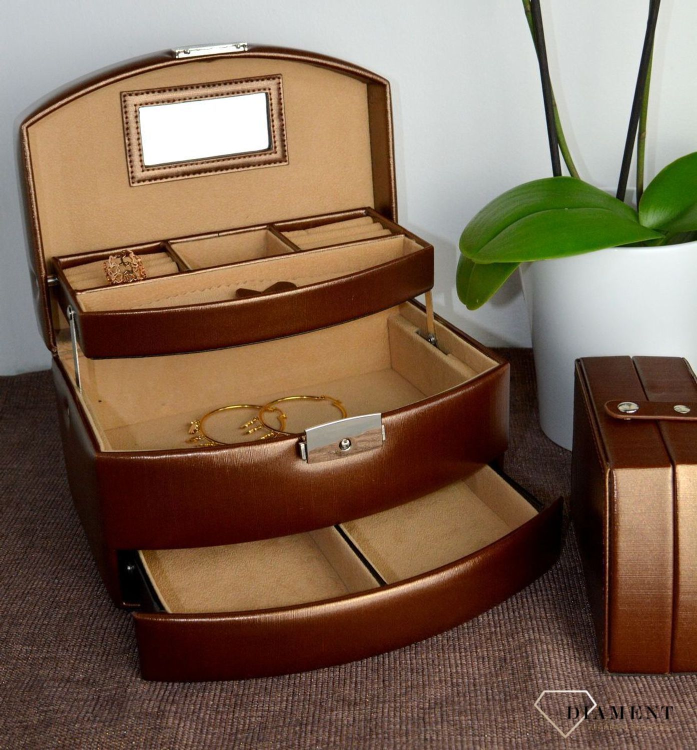 Szkatułka na biżuterię damska w kolorze brązowym 3 poziomowa SP-789A21. Szkatułki do przechowywania biżuterii. Połączenie niezwyklej funkcjonalności i precyzji wykonania (4).JPG