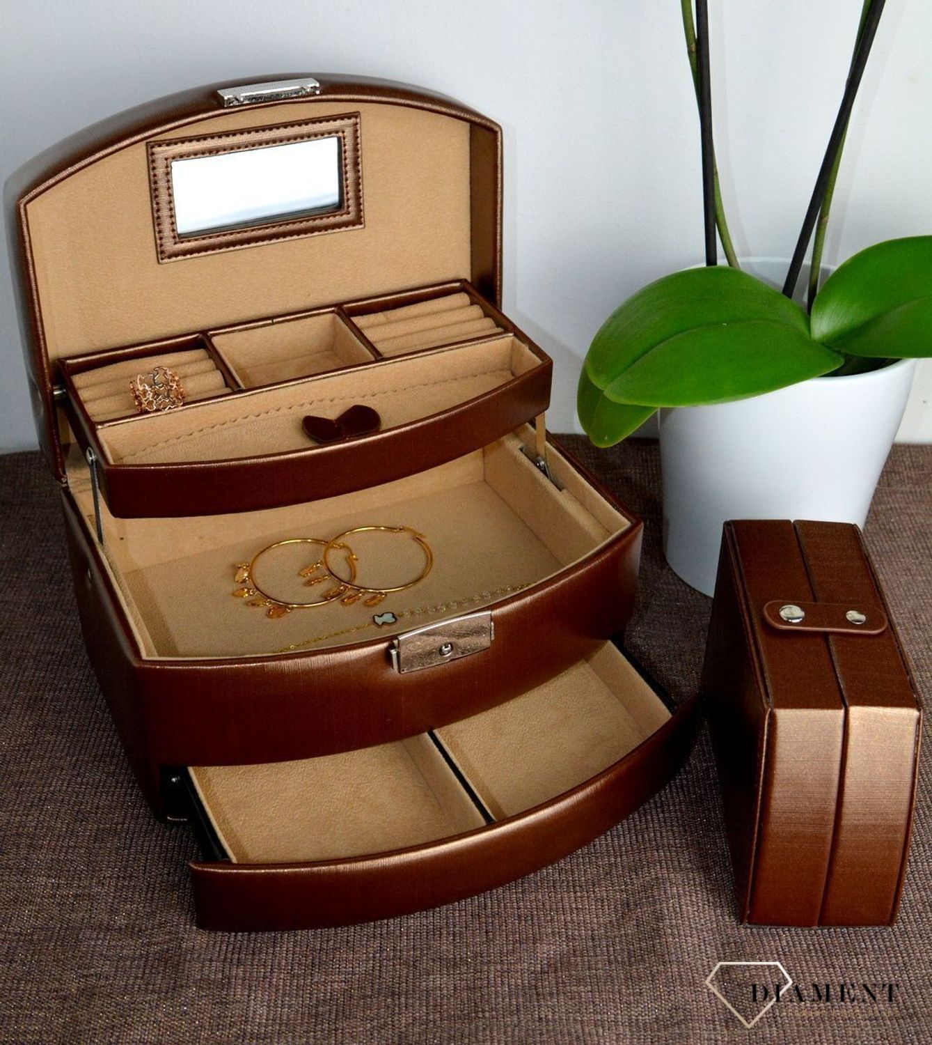 Szkatułka na biżuterię damska w kolorze brązowym 3 poziomowa SP-789A21. Szkatułki do przechowywania biżuterii. Połączenie niezwyklej funkcjonalności i precyzji wykonania (4).JPG