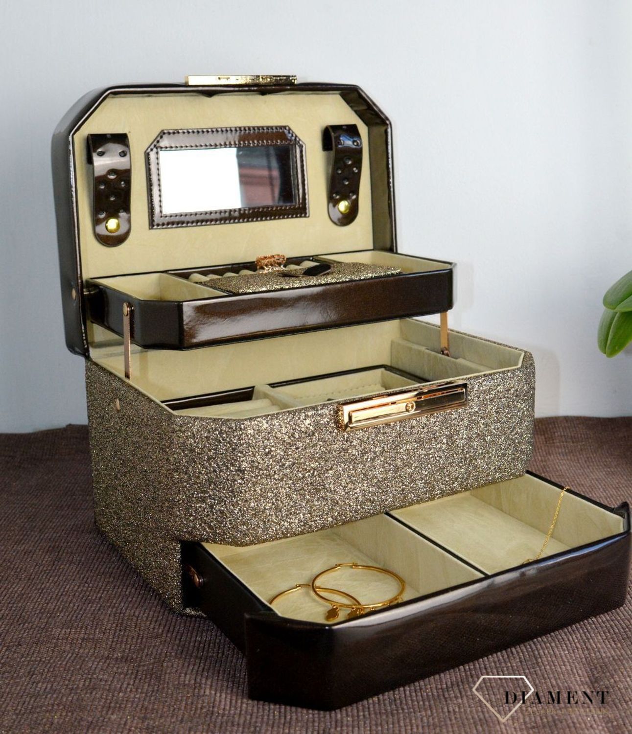 Szkatułka na biżuterię damska w kolorze złotym 3 poziomowa SP-8072A21. Eleganckie trzy poziomowe pudełko w kolorze złotym na biżuterię.  (2).JPG