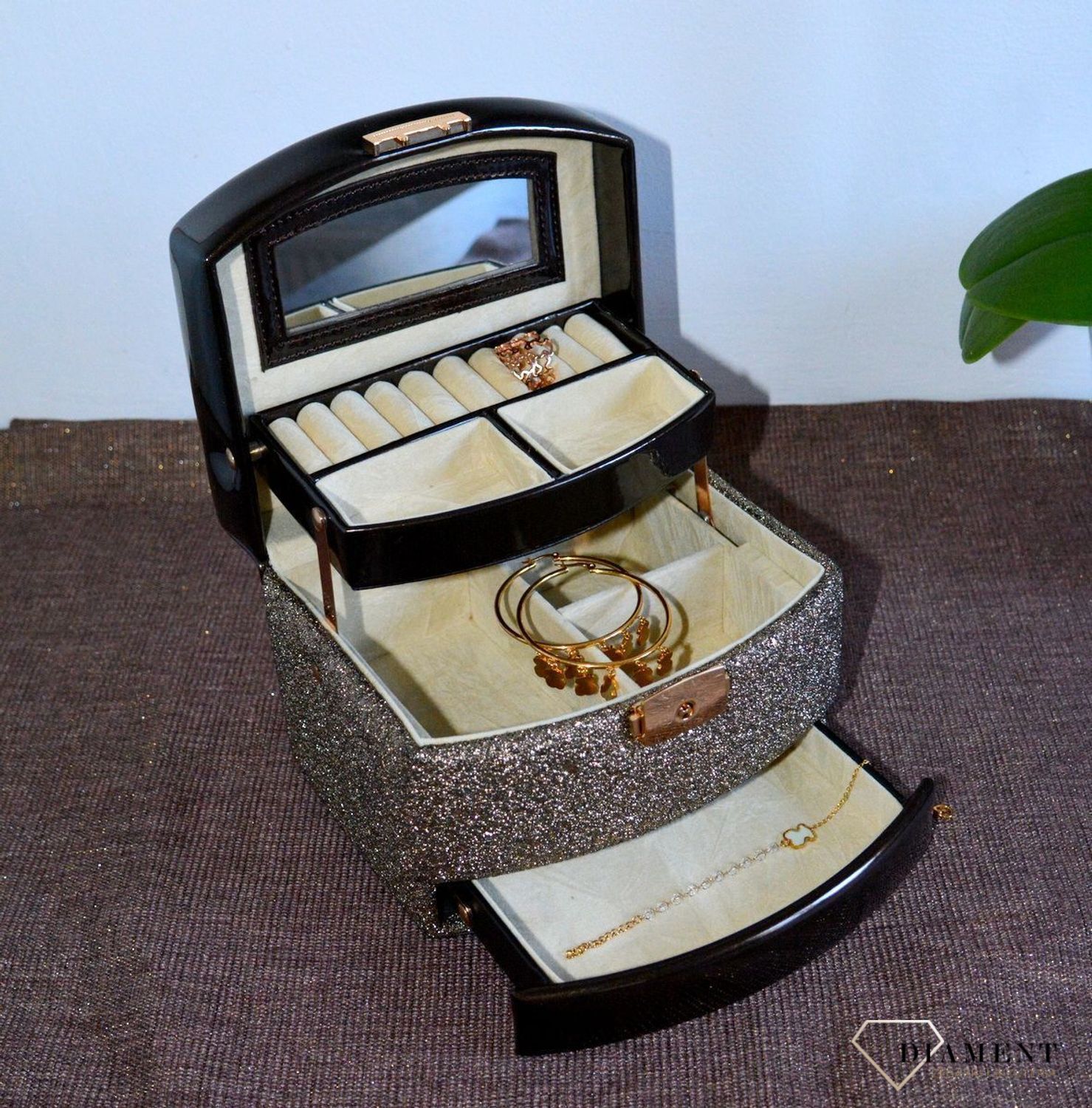 Szkatułka na biżuterię damska 3 poziomowa złoty brokat SP-8073A21. Rozkładany kuferek na biżuterie z uchwytem ze skóry w kolorze brązowym.  (12).JPG