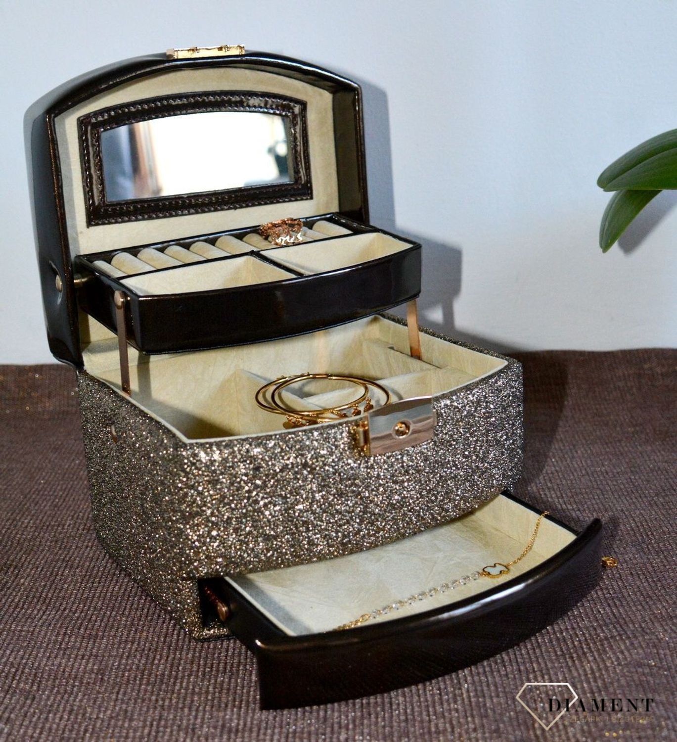 Szkatułka na biżuterię damska 3 poziomowa złoty brokat SP-8073A21. Rozkładany kuferek na biżuterie z uchwytem ze skóry w kolorze brązowym.  (12).JPG