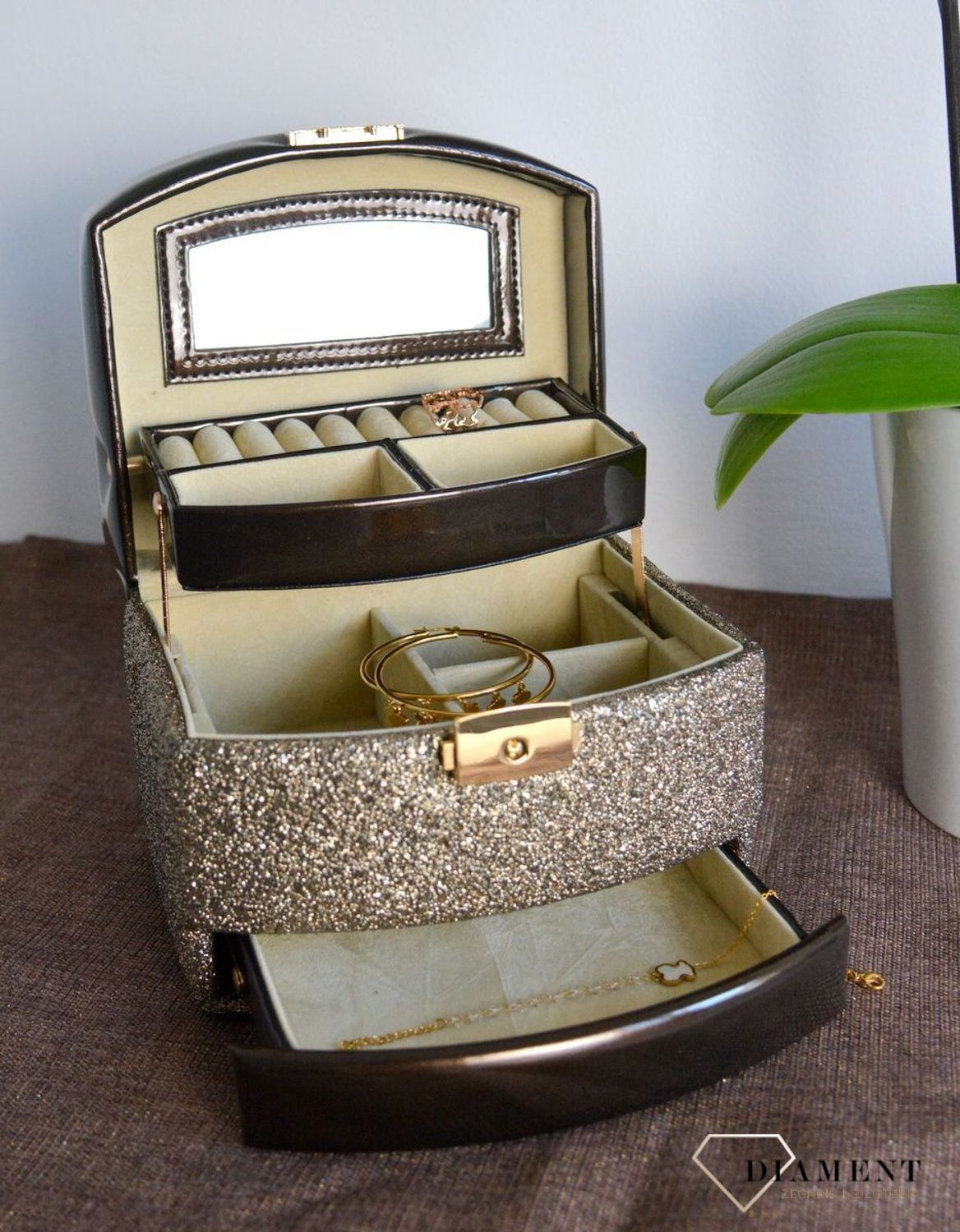 Szkatułka na biżuterię damska 3 poziomowa złoty brokat SP-8073A21. Rozkładany kuferek na biżuterie z uchwytem ze skóry w kolorze brązowym.  (12).JPG