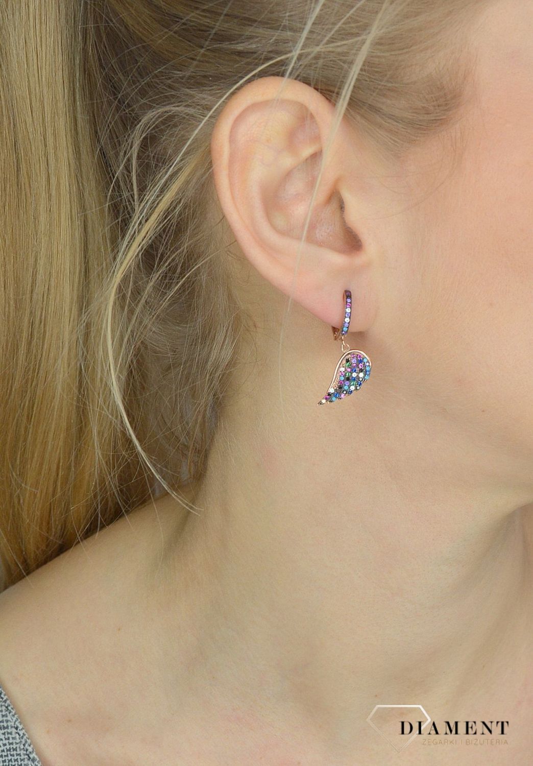Kolczyki srebrne pozłacane skrzydła z kolorową cyrkonią SQK00000-051.jpg