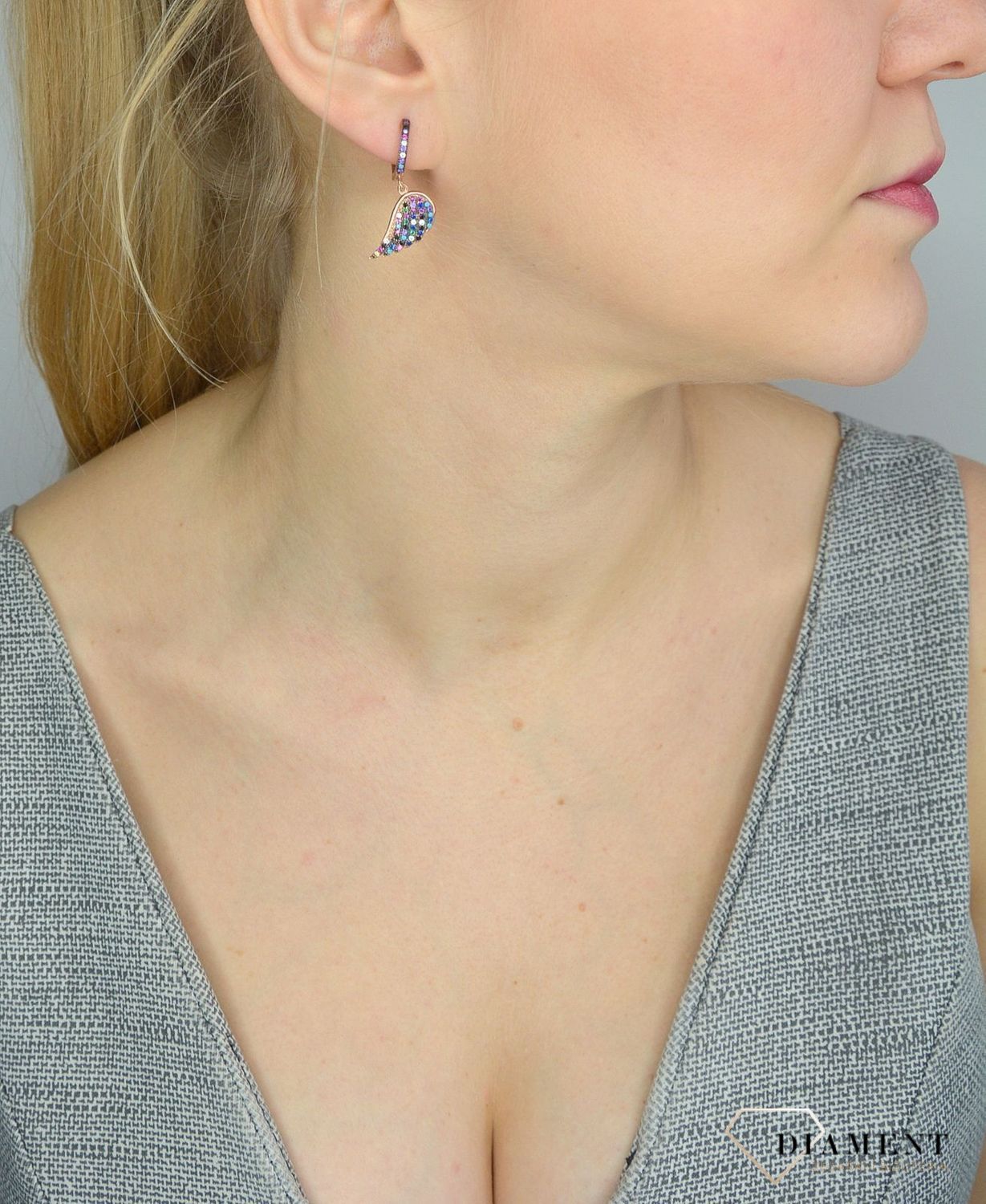 Kolczyki srebrne pozłacane skrzydła z kolorową cyrkonią SQK00000-051.jpg