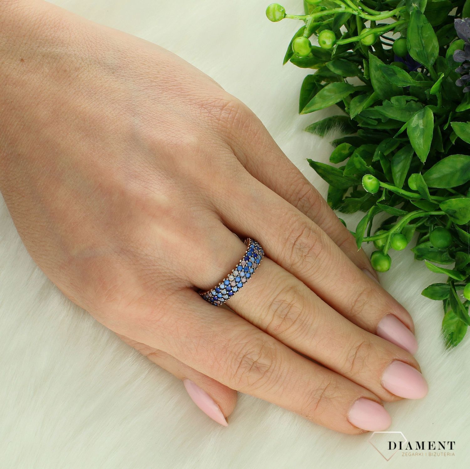 Srebrny pierścionek damski 925 obrączka wysadzana kolorowymi cyrkoniami SQP00000-013. Srebrny pierścionek damski. Srebrny pierścionek z cyrkoniami. Pierścionek srebrny damski. Srebrny pierścionek na prezent dla kob1.jpg