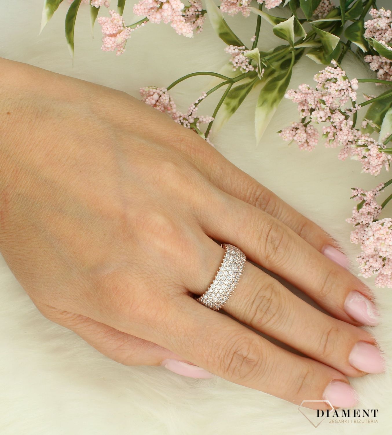 Pierścionek Srebrny pierścionek damski 925 szeroka obrączka pozłacana z cyrkoniami SQP00000-024. Srebrny pierścionek damski. Pierścionek srebrny na prezent. Pierścionek ze srebra z cyrkoniami.1.jpg