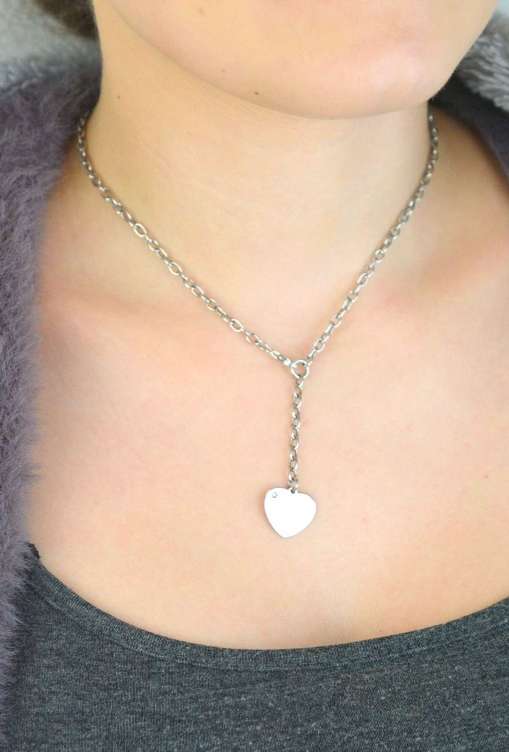 Delikatny srebrny naszyjnik ze splotem ankier i zawieszką w kształcie serduszka do grawerowania. Próba 925, długość 45 cm. Idealny na prezent.1.jpg