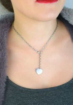 Delikatny srebrny naszyjnik ze splotem ankier i zawieszką w kształcie serduszka do grawerowania. Próba 925, długość 45 cm. Idealny na prezent (1).JPG