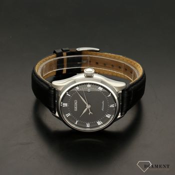 Elegancki zegarek męski z czarną tarczą i białymi indeksami w postaci cyfr rzymskich (4).jpg