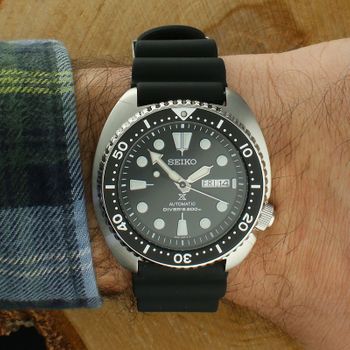 Seiko SRPE93K1 Prospex PADI Divers 200 m to profesjonalny zegarek nurkowy z automatycznym mechanizmem 4R36, Lumibrite, jednokierunkową lunetą, datownikiem i silikonowym paskiem.3.jpg