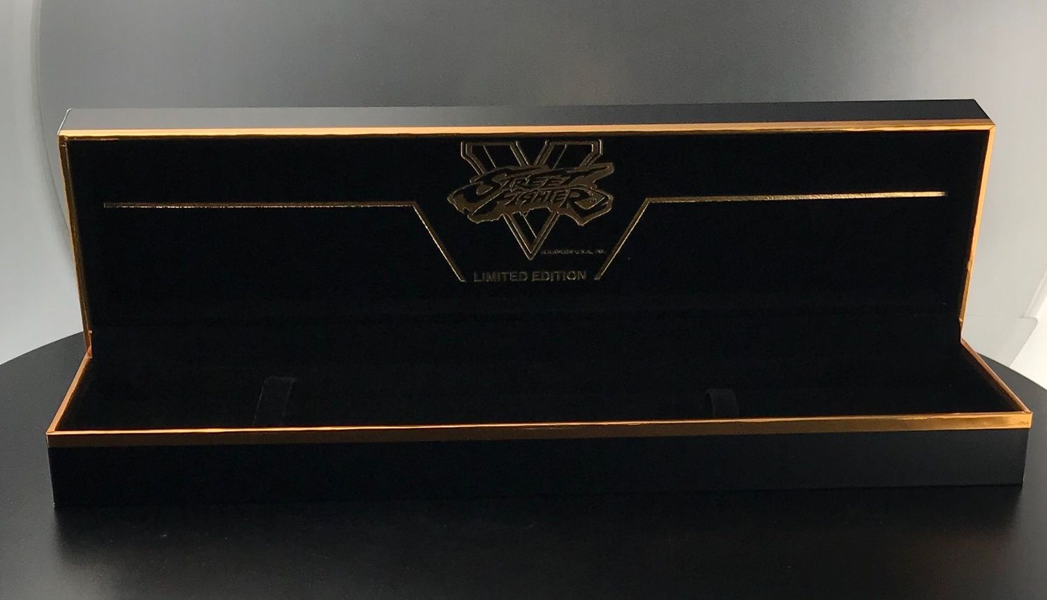 Zegarek męski Seiko Sports 5 Street Fighter V Limited Edition Czerwony SRPF20K1.jpg