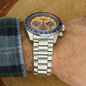 Seiko Prospex Speedtimer Solar SSC947P1 to męski zegarek sportowy z pomarańczową tarczą, chronografem, wskaźnikiem 24h, szafirowym szkłem i wodoodpornością 10 bar. Mechanizm solarny Seiko V192 – brak konieczności 3.jpg