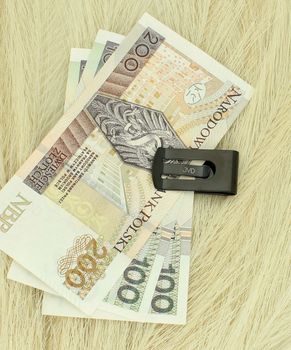 Klips do banknotów JVD stalowy SSSZ0003XE80000 💰✨ Klips do banknotów JVD – stalowy z czarnym dodatkiem ✨💰3.jpg