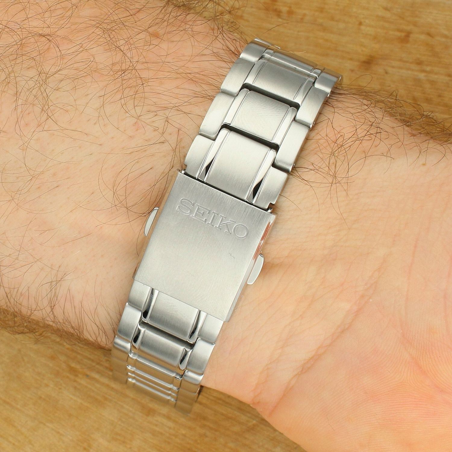 Zegarek męski na bransolecie Seiko z podwójnym datownikiem SUR311P1.webp