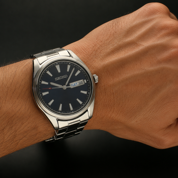 Zegarek męski Seiko Classic SUR341P1 na bransolecie z szafirowym szkłem.png