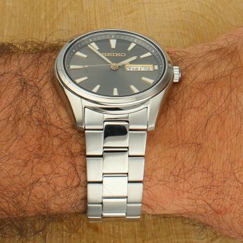 Zegarek męski Seiko Classic SUR343P1 na bransolecie z szafirowym szkłem srebrny.jpg