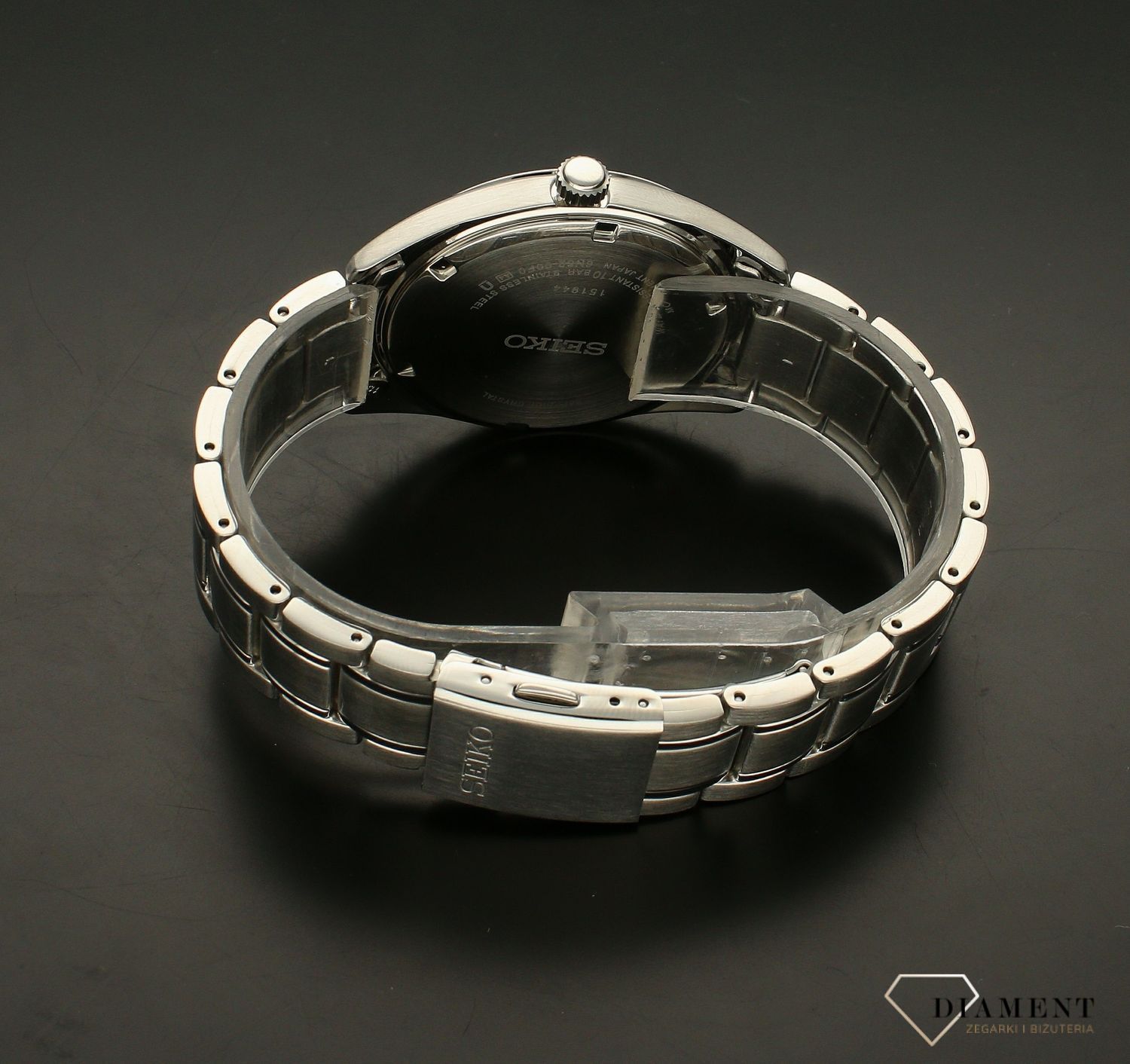 Zegarek męski Seiko Classic Quartz SUR459P1 to zegarek kwarcowy, zasilany za pomocą baterii. Zegarek męski Seiko na srebrnej bransolecie. Zegarek bardzo wyraźny. Zegarek elegancki idealny na prezent..jpg